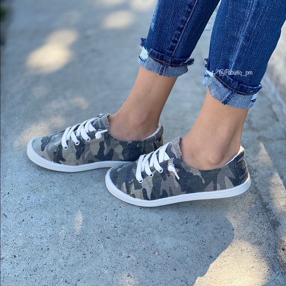 Canvas camo slip on sneakers - Picture 3 of 7